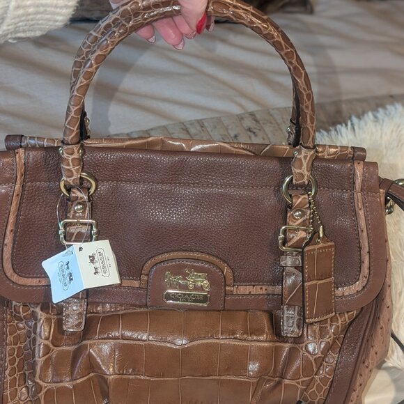 New with tags Coach Madison Embossed Flap Carry-All Coach - Picture 3 of 15